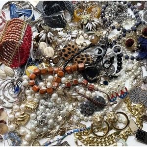 Vintage To Now Jewelry 25 Pc Lot Of Jewelry, No Junk All Wearable Or Res…